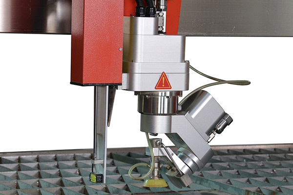 如何安全使用水射流切割机